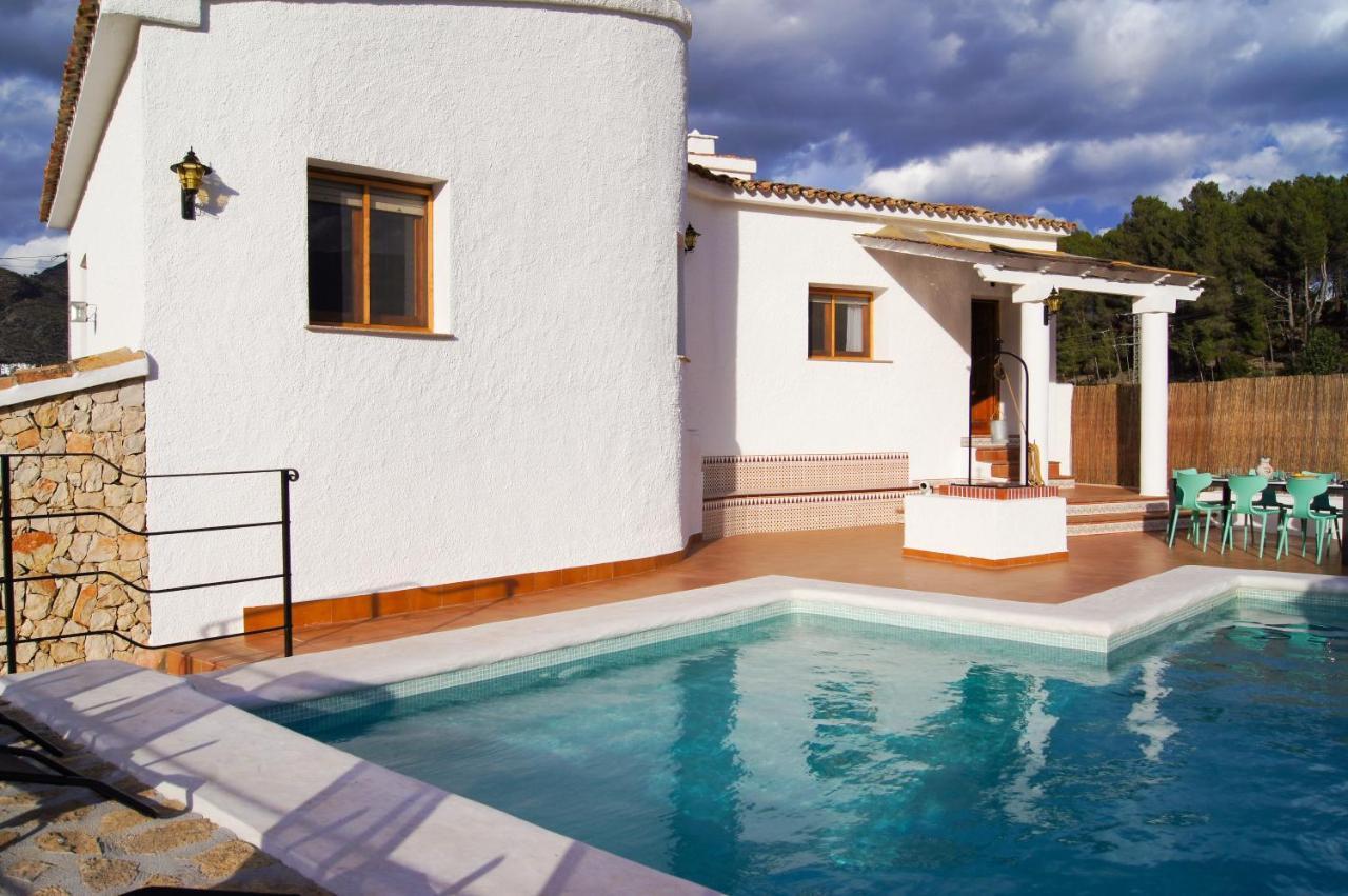 La Senia Villa Jalon Bagian luar foto